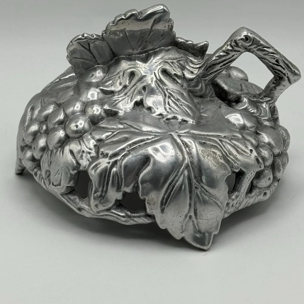 Arthur Court Grape Canister Lid Replacement 2002‎ Aluminum Vineyard
